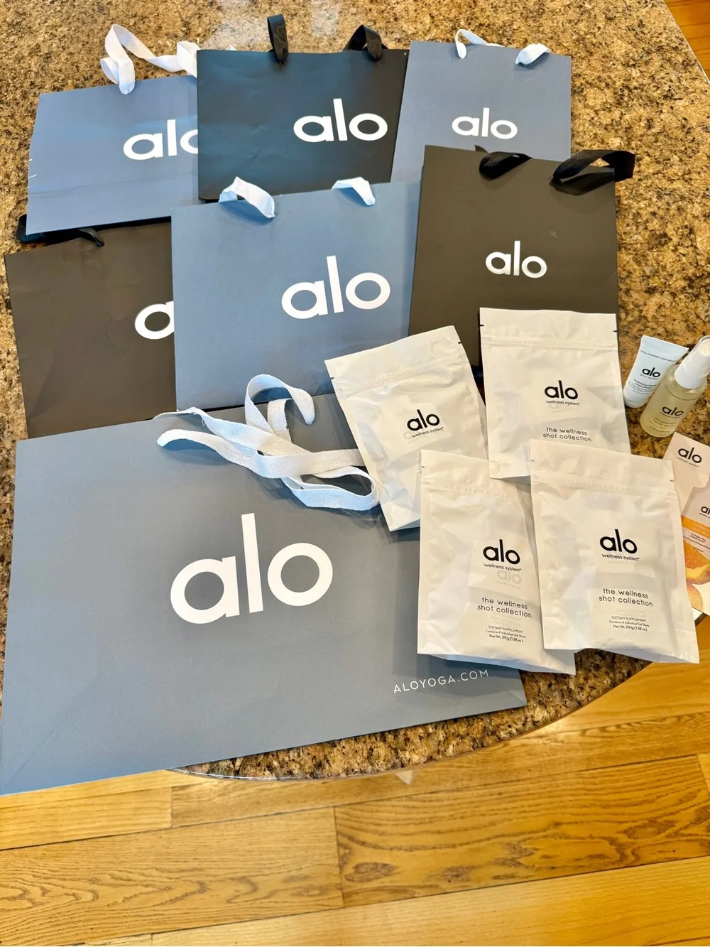 NWT Alo Yoga BUNDLE of Travel Wellness and (6) Paper Gift Bags , Cleanser